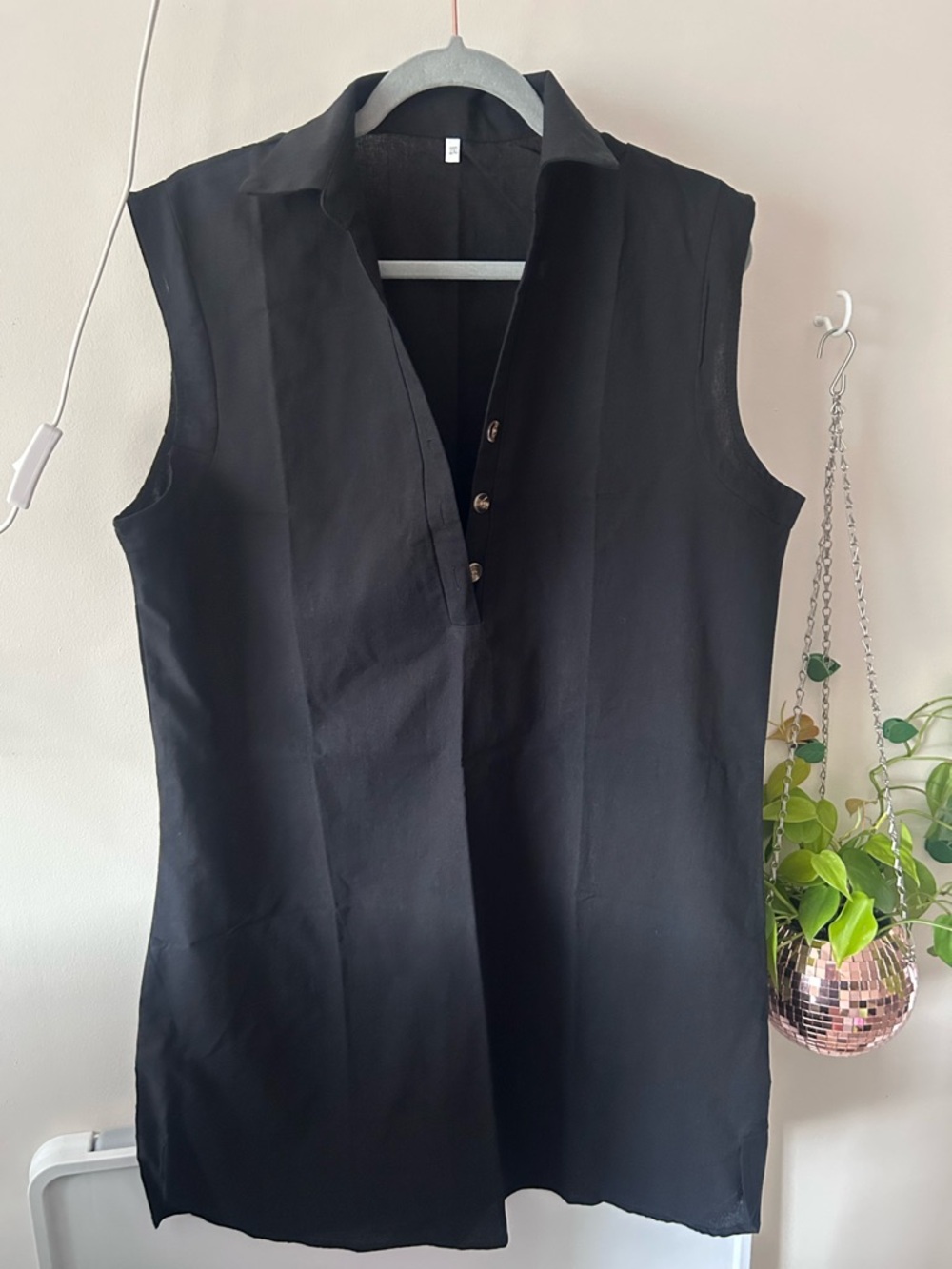 Sleeveless Black Button-Front Collared Tunic